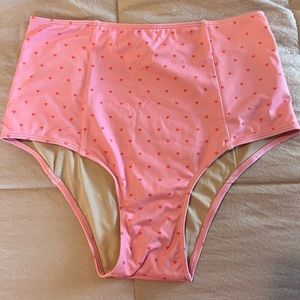 Small pink hearts cut high EUC kortni jeane minor pilling